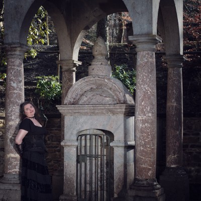 Image outside_goth_013